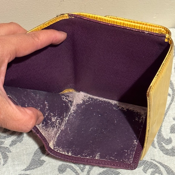 Louis Vuitton Yellow Epi Wallet - Picture 6 of 9